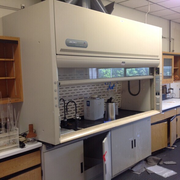 More Photos Of 193 Marsh Hill Rd, Orange Light Manufacturing For Lease