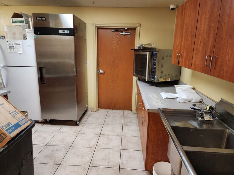 More Photos Of 102 McCormick Pky, Canon City Hotel For Sale