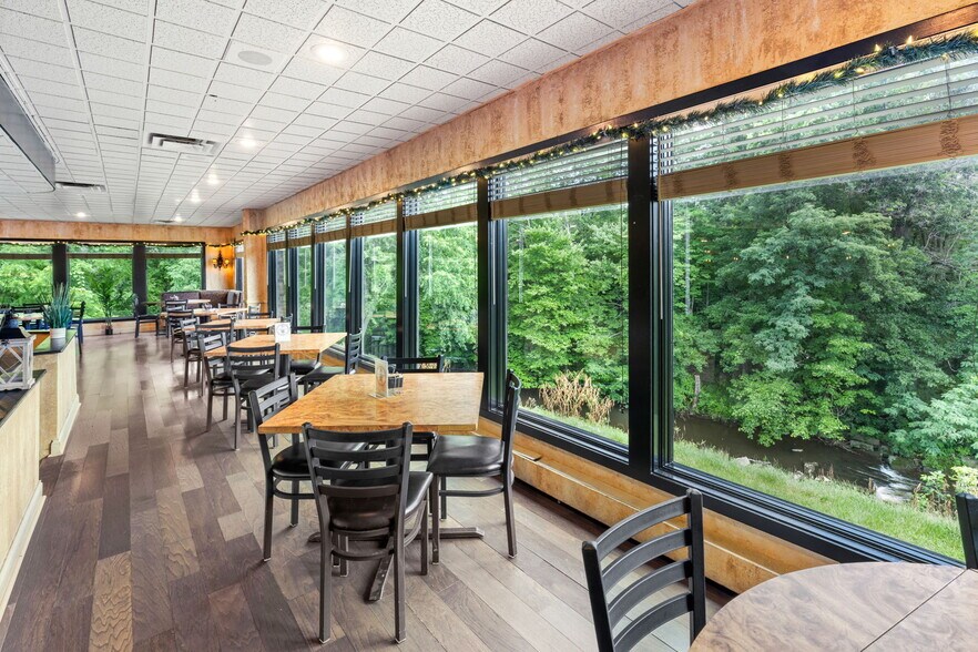 More Photos Of 2001 E Washington St, New Castle Restaurant For Sale