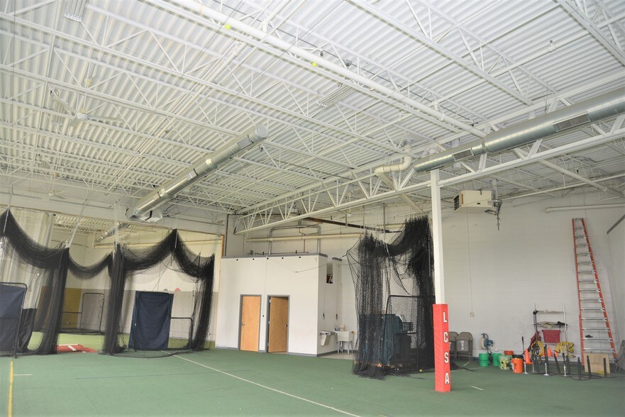 More Photos Of 1343 E Wisconsin Ave, Pewaukee Light Distribution For Lease