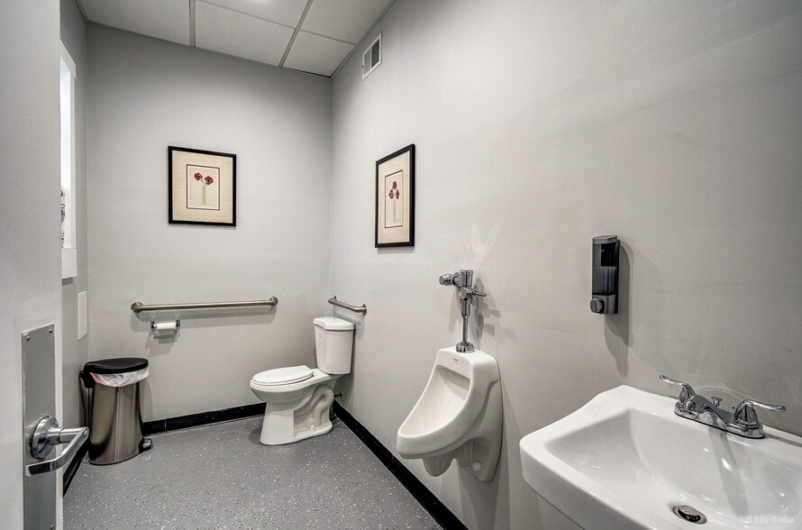 More Photos Of 1446 S 50th Ave, Cicero Religious Facility For Sale