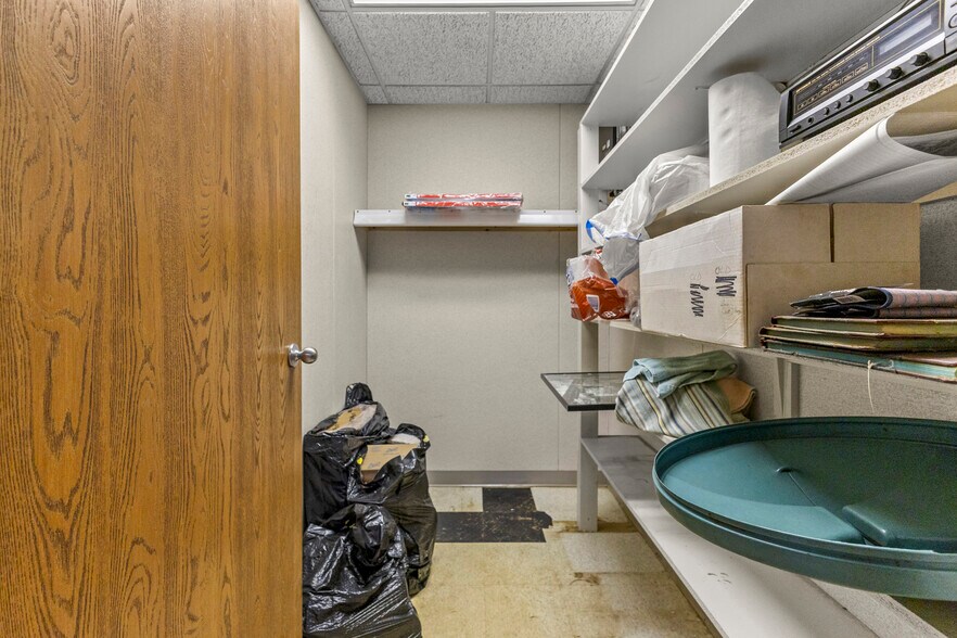 More Photos Of 16136 White Ave, Allen Park Warehouse For Sale