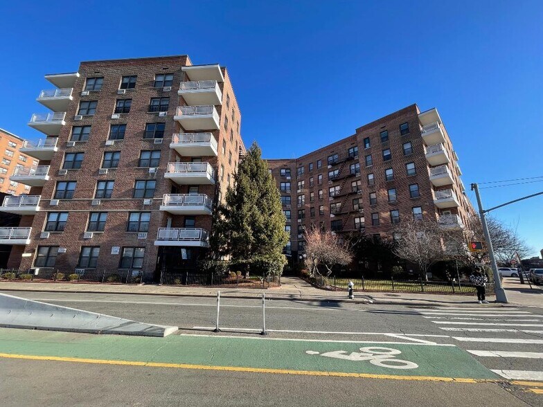 More Photos Of 10025 Queens Blvd, Forest Hills Apartments For Sale
