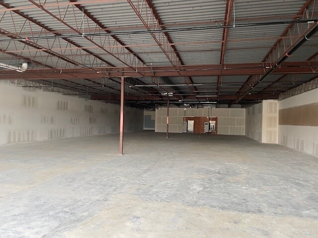More Photos Of 831-923 W Clairemont Ave, Eau Claire Storefront For Lease