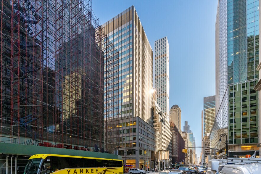 More Photos Of 645 Madison Ave, New York Office For Lease