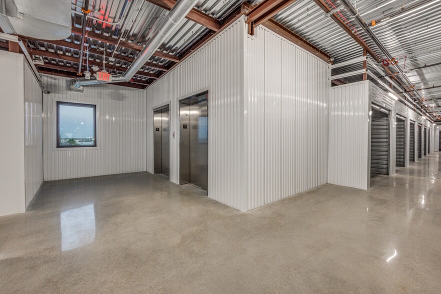 More Photos Of 6615 Stewart Rd, Galveston Self Storage For Lease