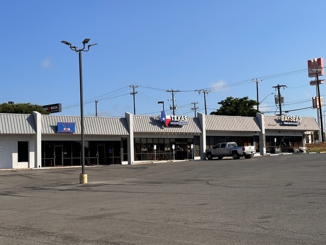 More Photos Of 13900-13974 Nacogdoches Rd, San Antonio Unknown For Lease