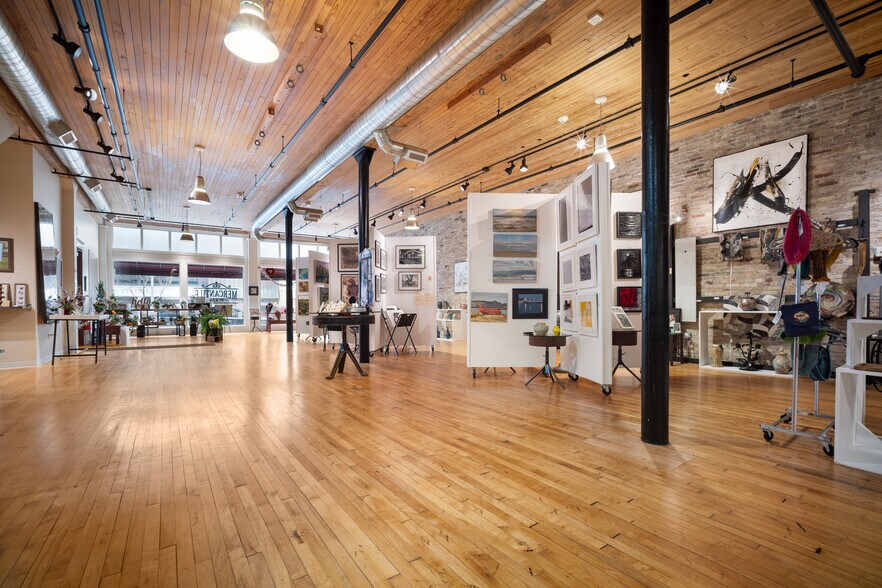More Photos Of 211 N Franklin St, Port Washington Office For Lease