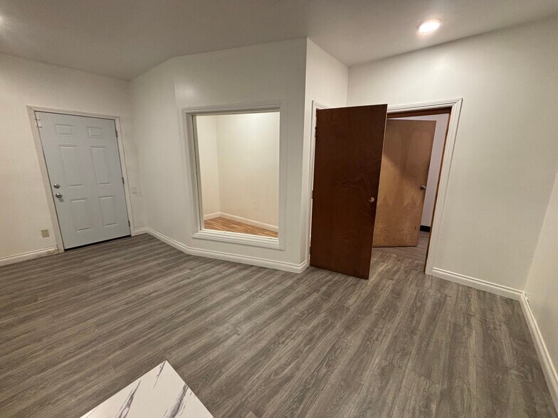 More Photos Of 10843 Burbank Blvd, North Hollywood Office For Sale