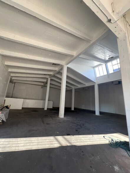 More Photos Of 805 8th St, Los Banos Industrial For Sale