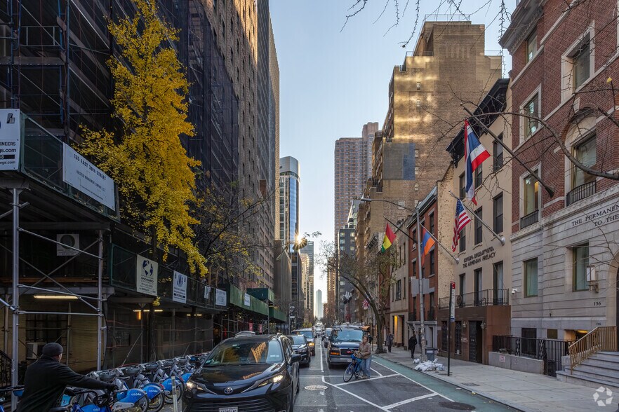 More Photos Of 150 E 39th St, New York Apartments For Lease