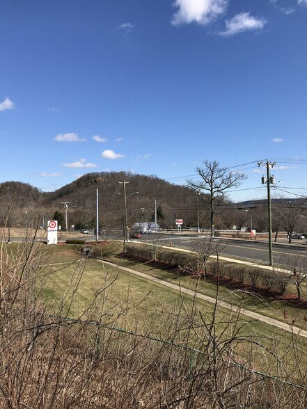 More Photos Of 492 Chamberlain Hwy, Meriden Land For Sale