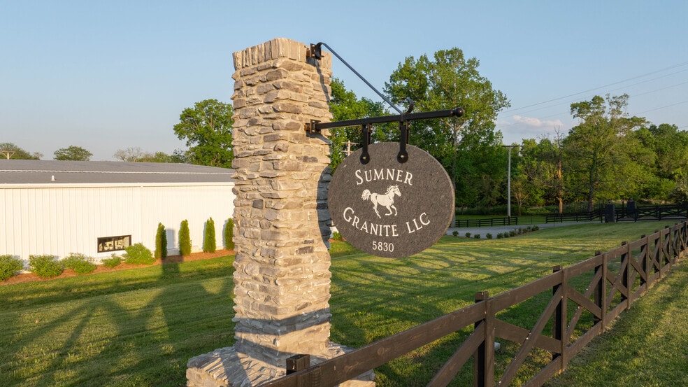 More Photos Of 5830 Highway 231 S, Castalian Springs Showroom For Sale