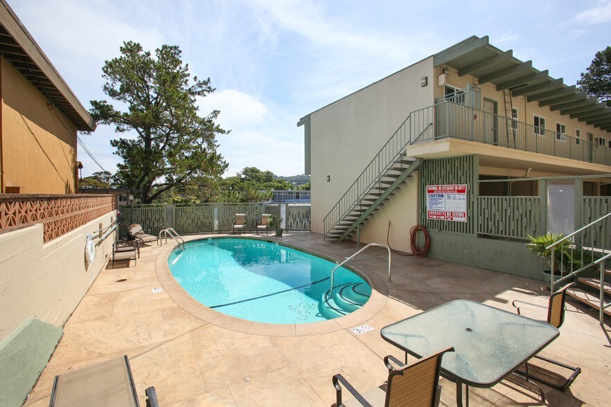 More Photos Of 2200 Village Ct, Belmont Apartments For Sale