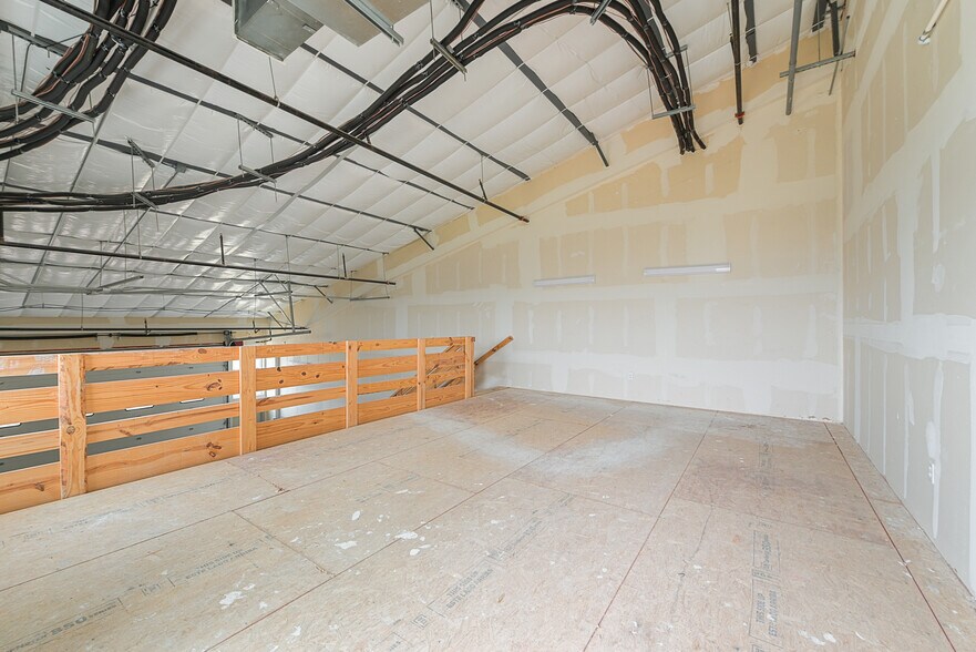 More Photos Of 1009 N Ranch 620 Rd, Lakeway Warehouse For Sale