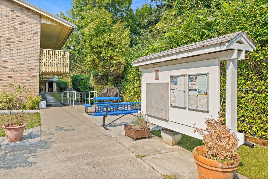 More Photos Of 739 S 3rd Ave, Kent Apartments For Sale