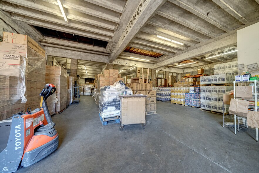 More Photos Of 1310-1324 5th St NE, Washington Storefront For Sale