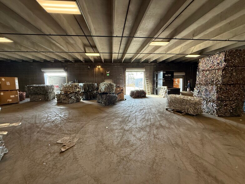 More Photos Of 114 Belton Dr, Spartanburg Manufacturing For Lease
