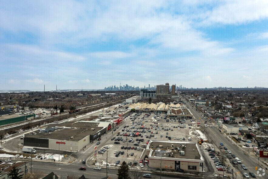 More Photos Of 3003 Danforth Ave, Toronto Storefront For Lease