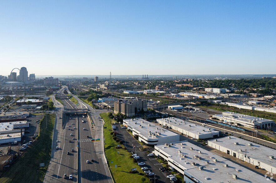 More Photos Of 2675 Scott Ave, Saint Louis Light Manufacturing For Lease