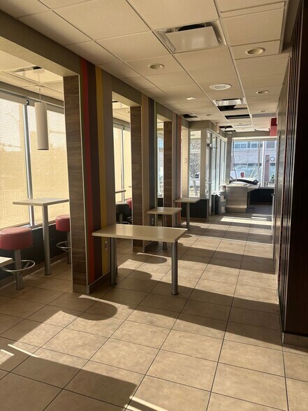 More Photos Of 1017 W Main St, Peoria Freestanding For Sale