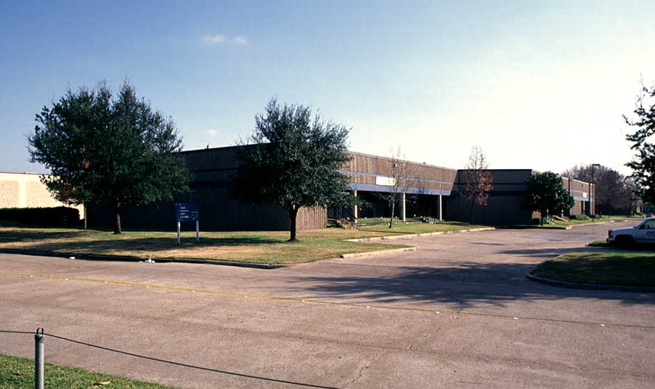 More Photos Of 10661 Haddington Dr, Houston Unknown For Lease