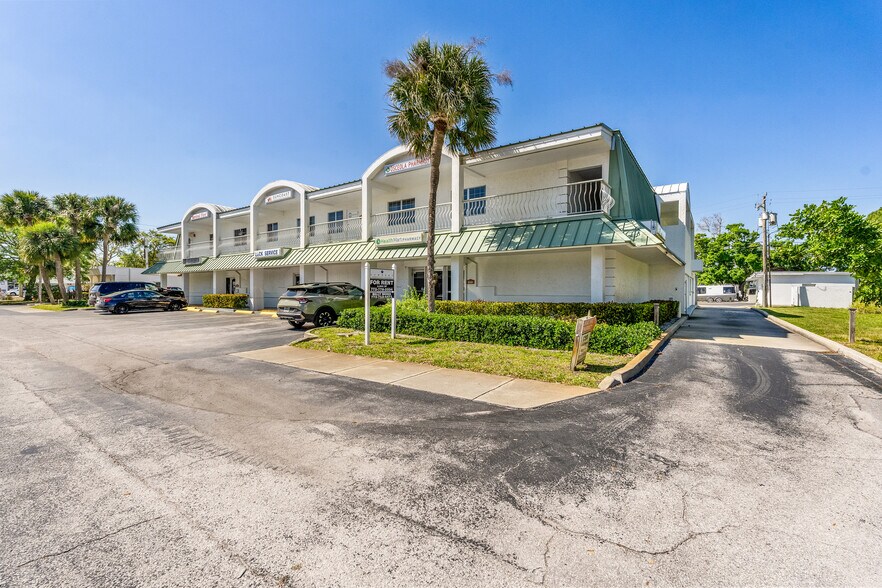 More Photos Of 1635 14th Ave, Vero Beach Office For Lease