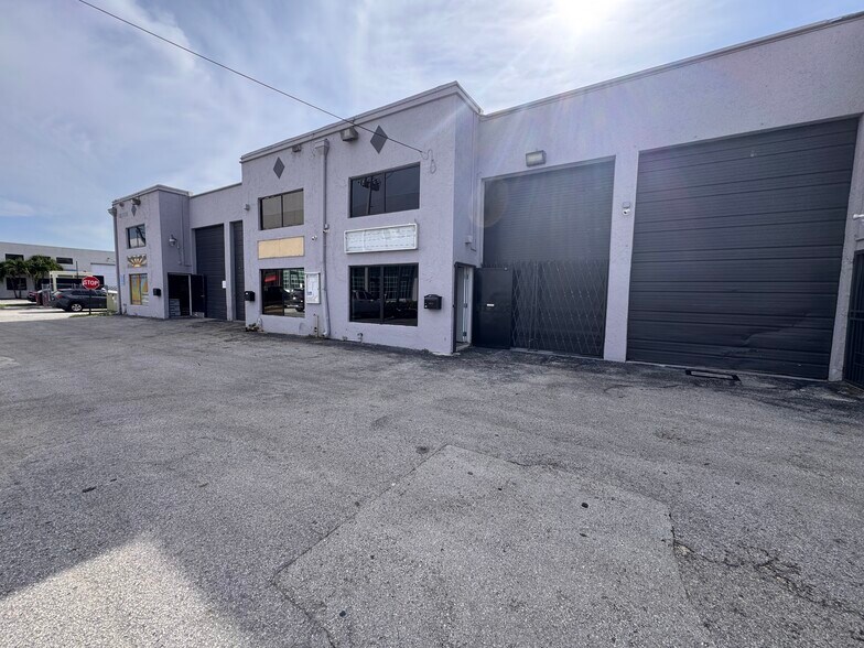 Primary Photo Of 3901 W 18th Ave, Hialeah Warehouse For Sale