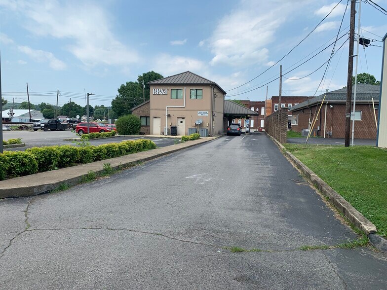More Photos Of 102 Broadway -1, Cave City Bank For Lease
