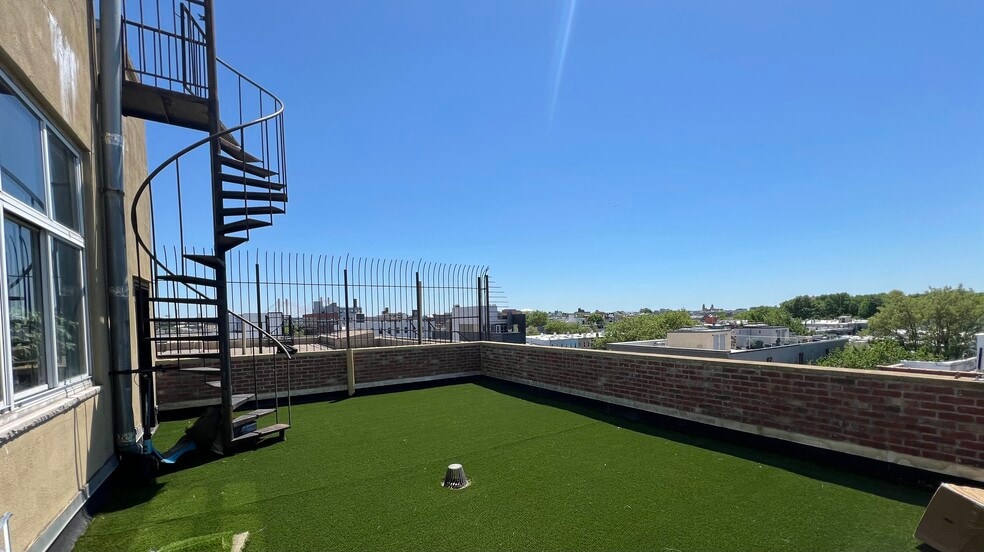 More Photos Of 231 Norman Ave, Brooklyn Apartments For Lease
