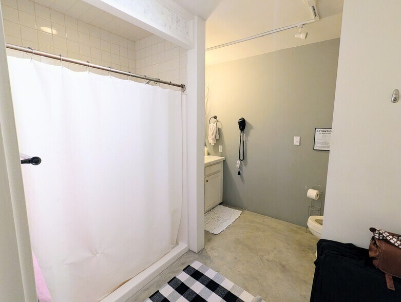 More Photos Of 1424 Washington Ave, Saint Louis Office For Lease