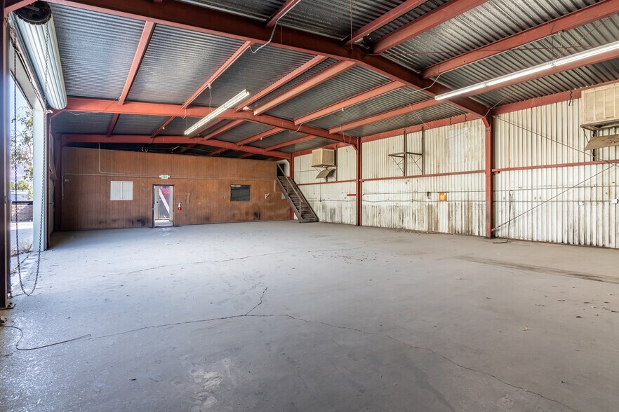 More Photos Of 68686 Summit Dr, Cathedral City Service For Sale