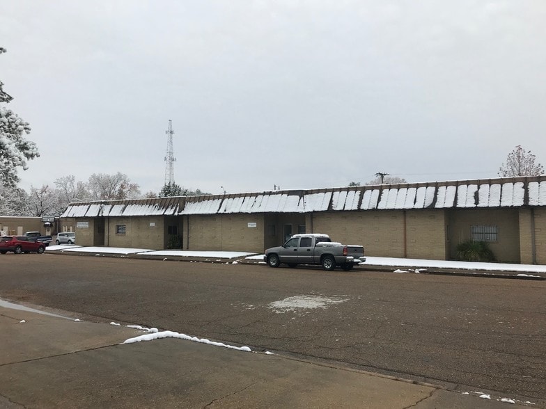 More Photos Of 5339 I-55, Jackson Office For Lease