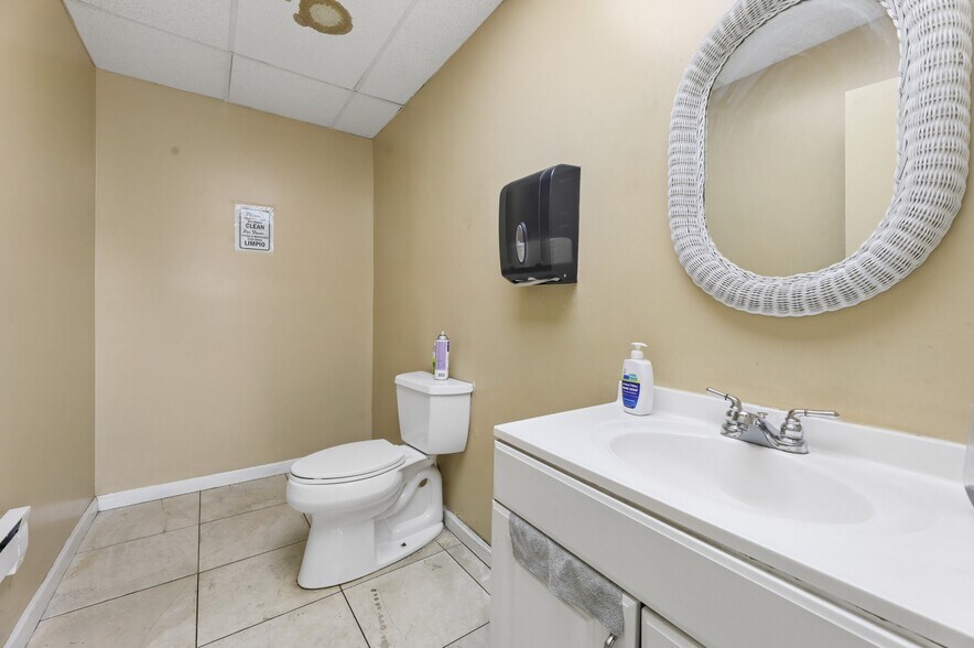 More Photos Of 120-140 US Highway 46, Little Ferry Auto Dealership For Lease