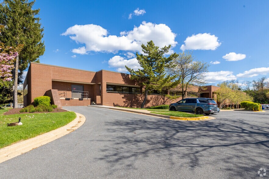 More Photos Of 7520 Standish Pl, Rockville Office For Lease