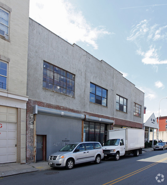 Primary Photo Of 289 New Main St, Yonkers Warehouse For Lease