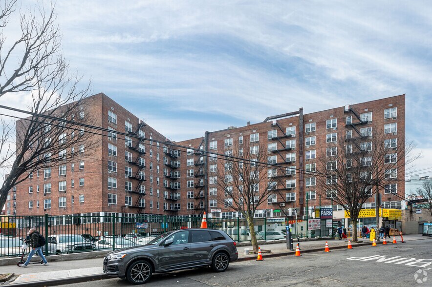 More Photos Of 41-25 KISSENA Blvd, Flushing Apartments For Lease