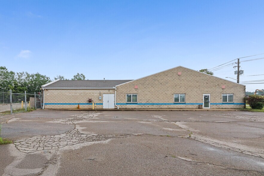 More Photos Of 37401 Stevens Blvd, Willoughby Flex For Lease
