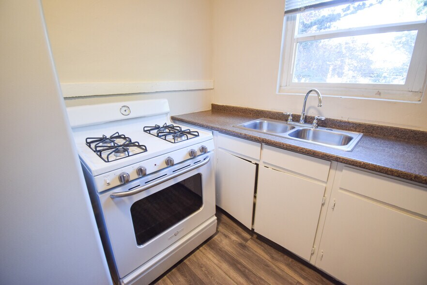 More Photos Of 4016-4024 NE 6th Ave, Portland Apartments For Sale