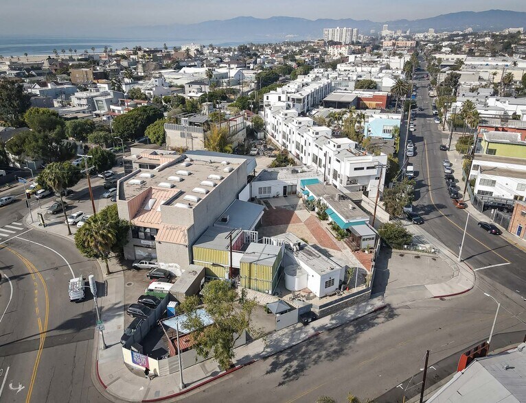 More Photos Of 825 Hampton Dr, Venice Land For Sale