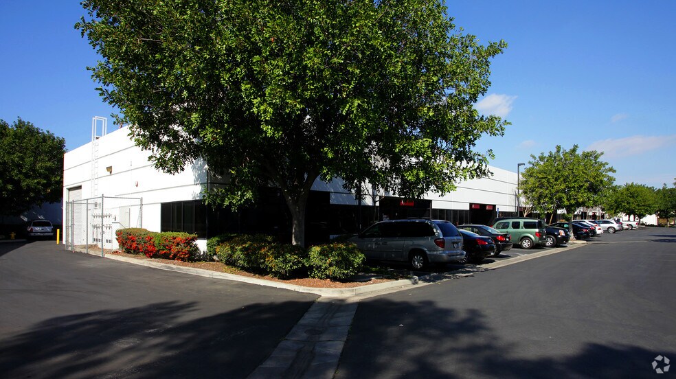 More Photos Of 1151-1159 Pomona Rd, Corona Warehouse For Lease