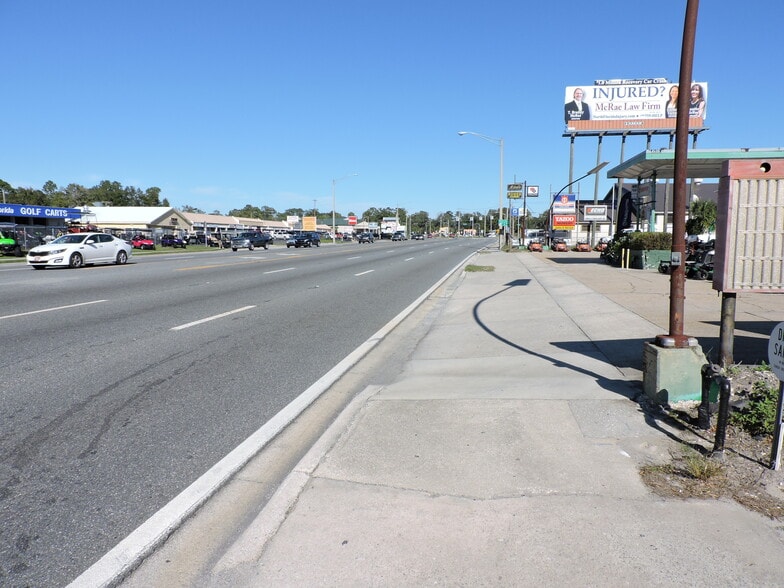 More Photos Of 1170 W Us-90, Lake City Light Distribution For Sale