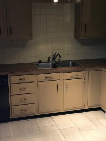 More Photos Of 1 Adams Ave, Evansville Multifamily For Sale