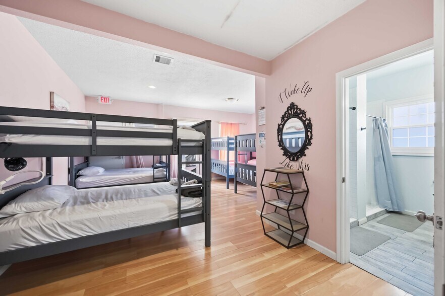 More Photos Of 4018 Chartres St, Houston Hospitality For Sale