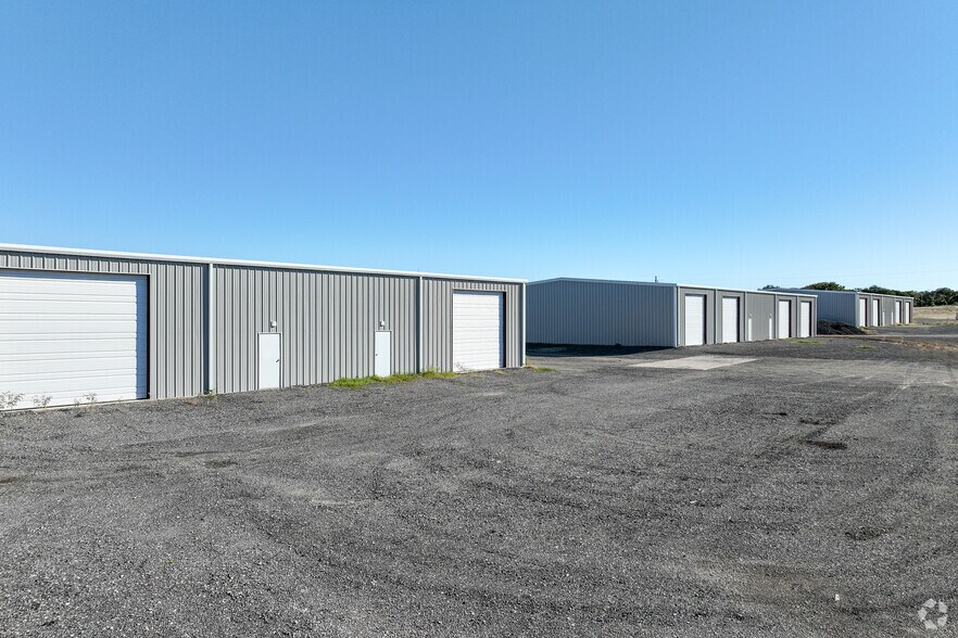 More Photos Of 5640 Eden Rd, Kennedale Unknown For Lease