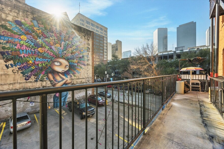 More Photos Of 417 San Jacinto St, Houston Specialty For Sale