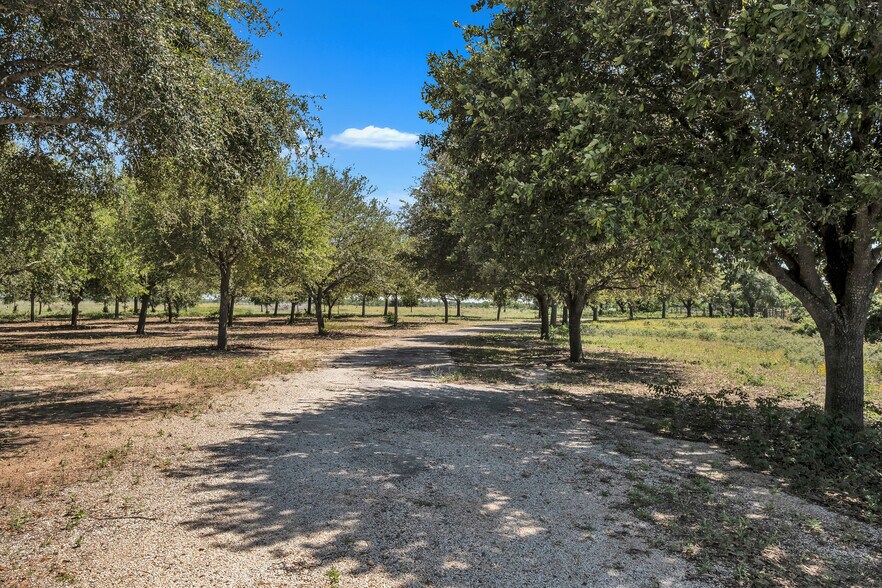 More Photos Of 7489 Interstate 10 Frontage Rd, Sealy Land For Sale