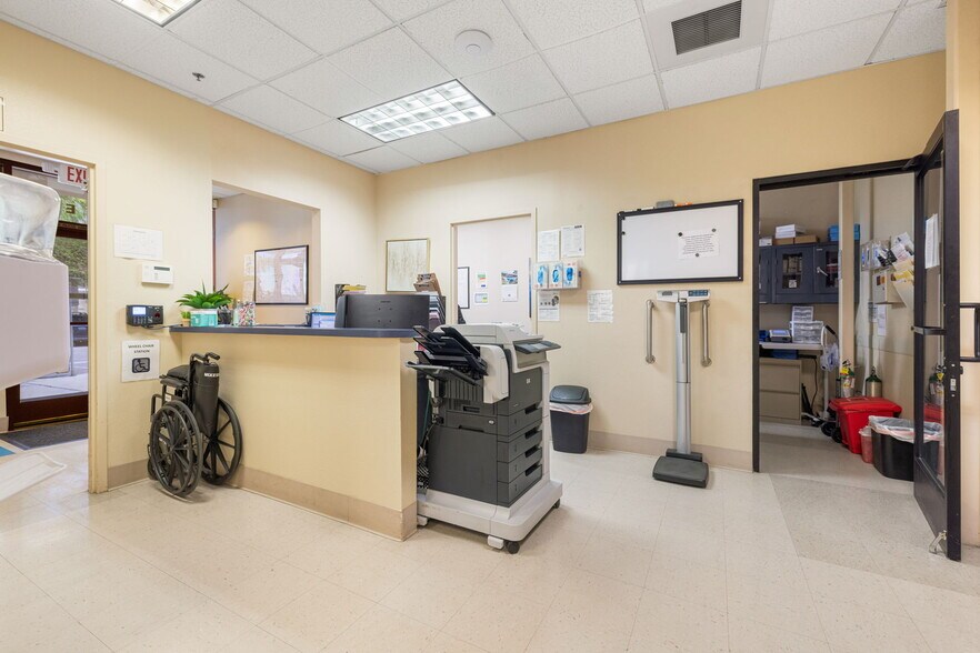 More Photos Of , Indio Office For Sale
