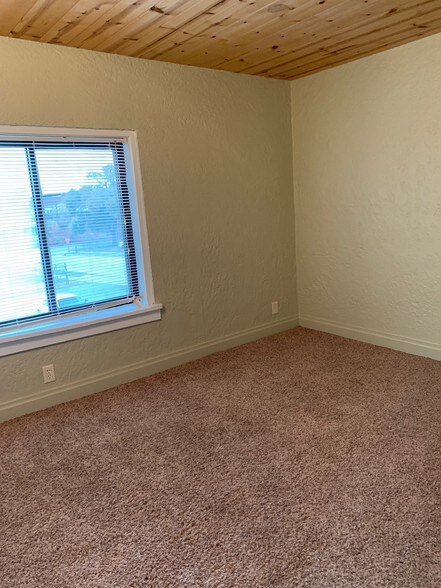 More Photos Of 133 N Riverview Dr, Parchment Apartments For Sale