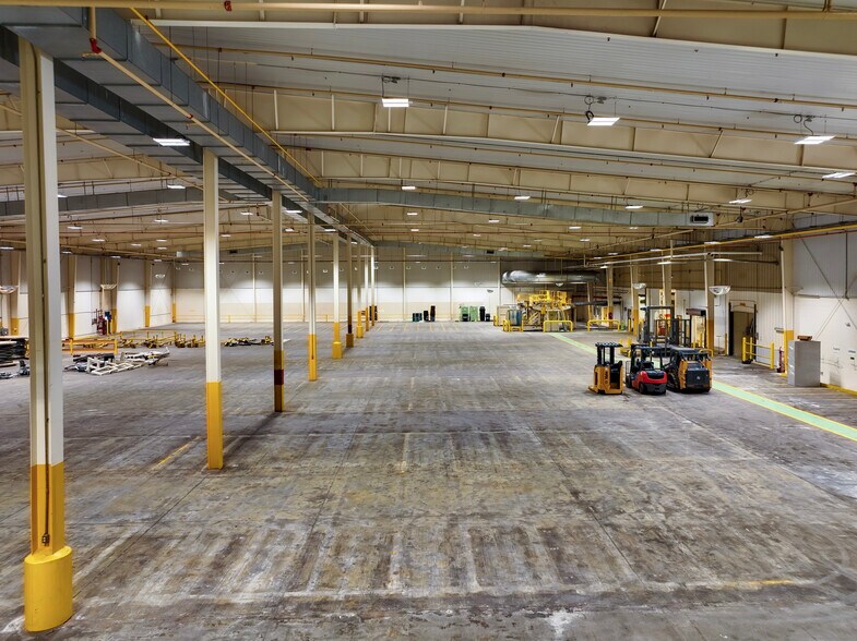 More Photos Of 101 Seabrook Dr, Sylvester Distribution For Lease